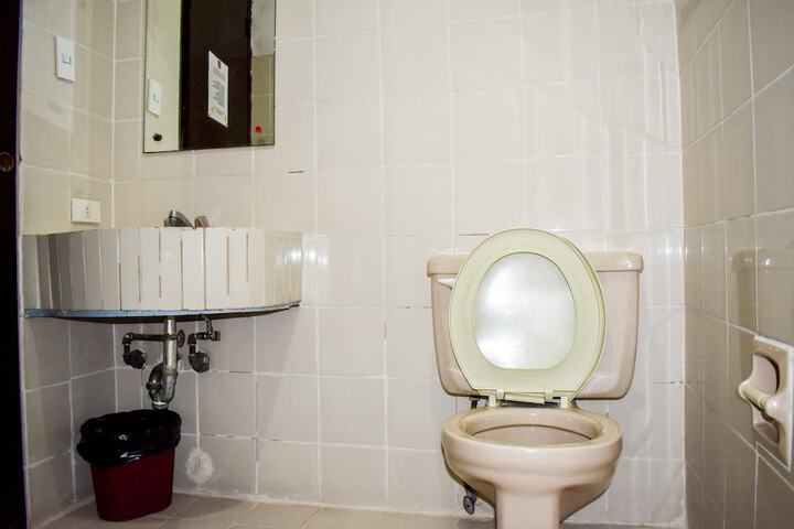 Room 25 of 46