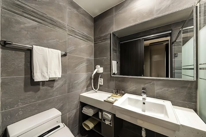 Room 21 of 42