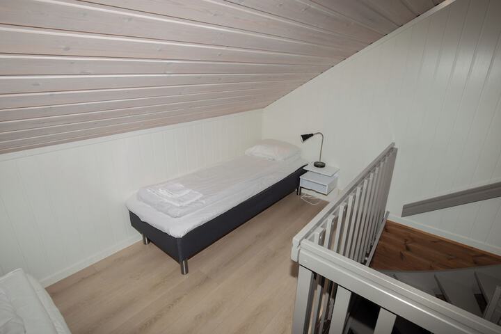 Room 26 of 127