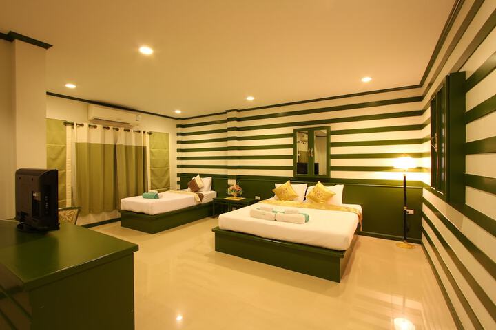 Room 2 of 63