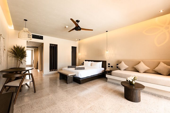 Room 34 of 150