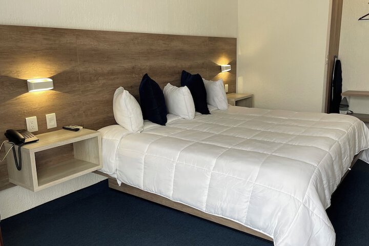 Room 9 of 17