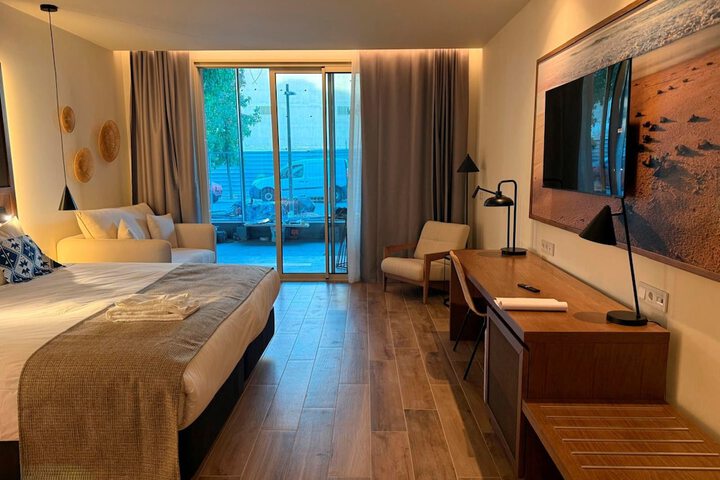 Room 2 of 26