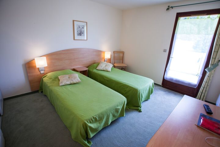 Room 2 of 31