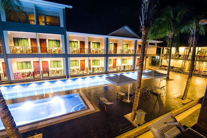 Hotel with Pool