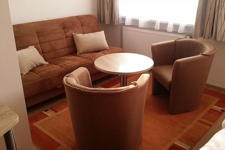 Room 10 of 31