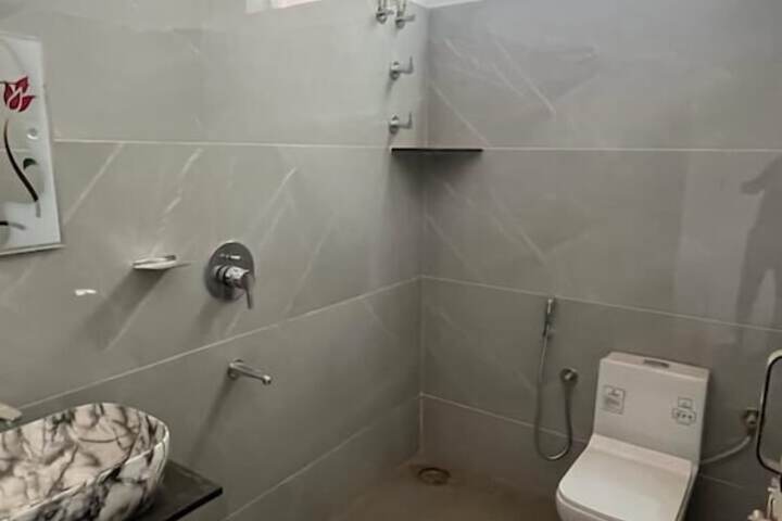 Room 2 of 11