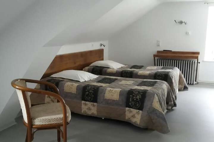 Room 12 of 28