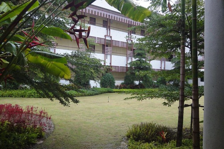 Hotel Exterior 34 of 37