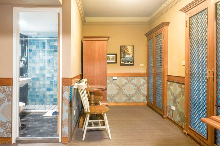 Room 37 of 115
