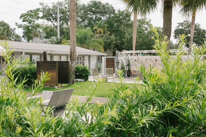 Hotel Exterior 68 of 72