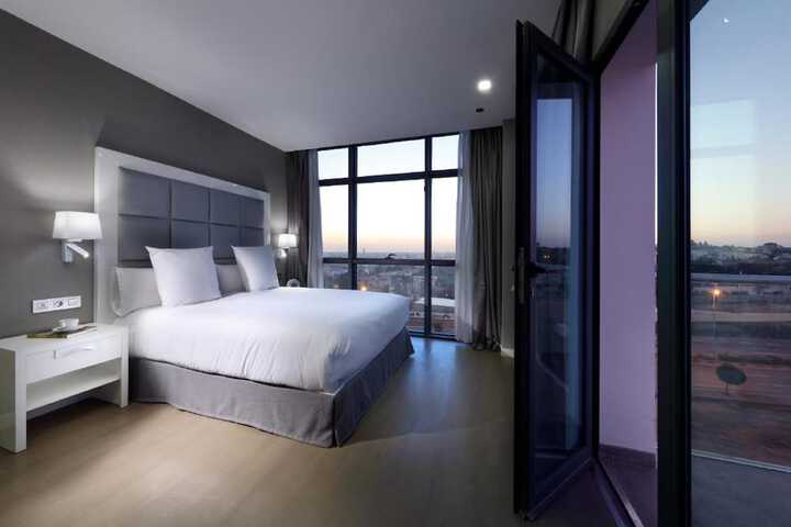 Room 21 of 52