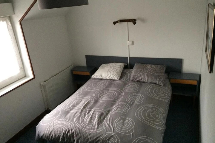Room 3 of 9
