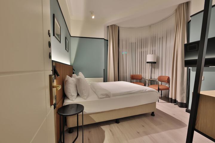 Room 6 of 59