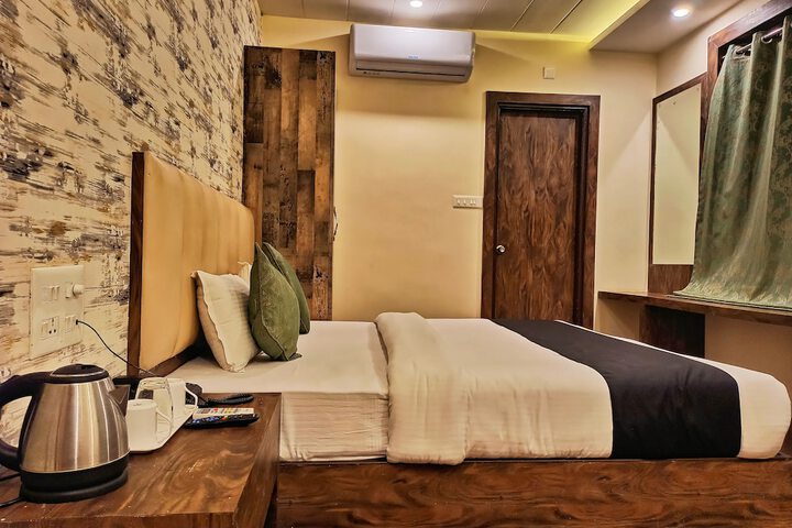 Room 8 of 21