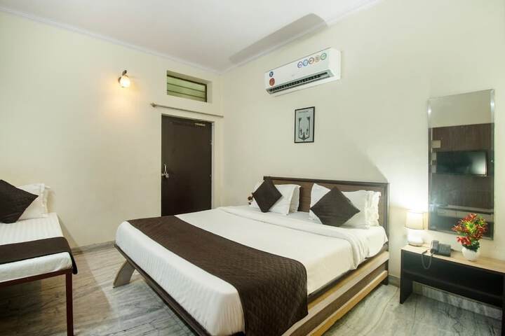 Room 42 of 60