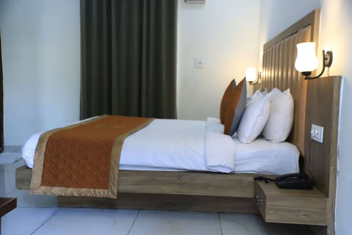 Room 20 of 178