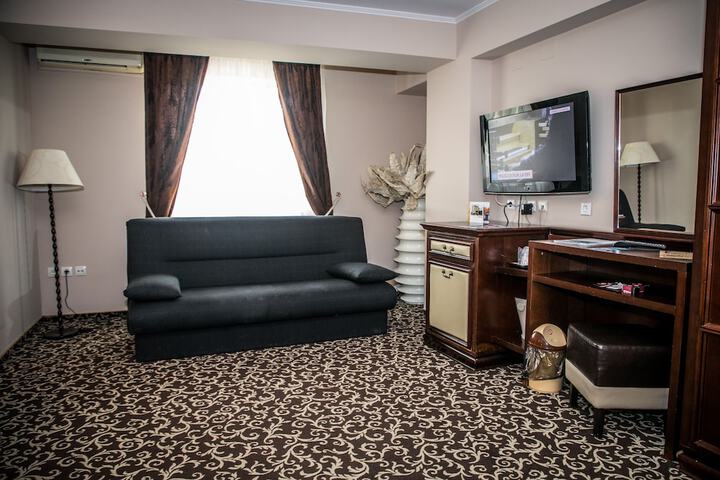 Room 15 of 68