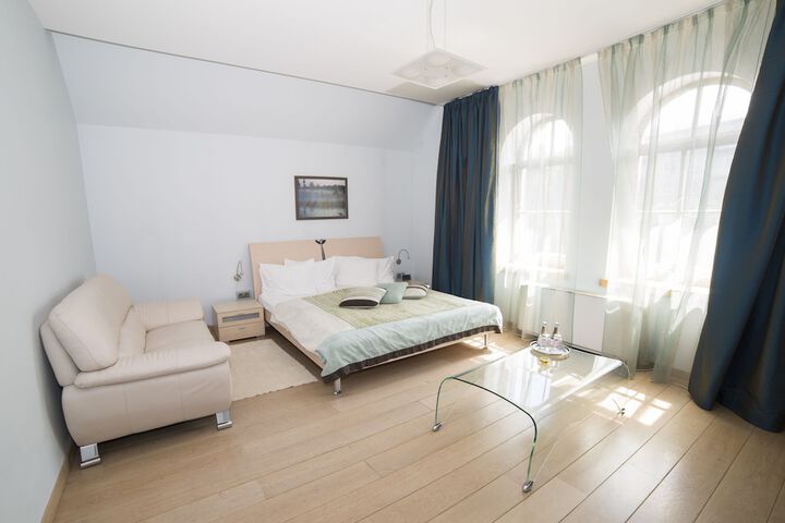 Room 6 of 36