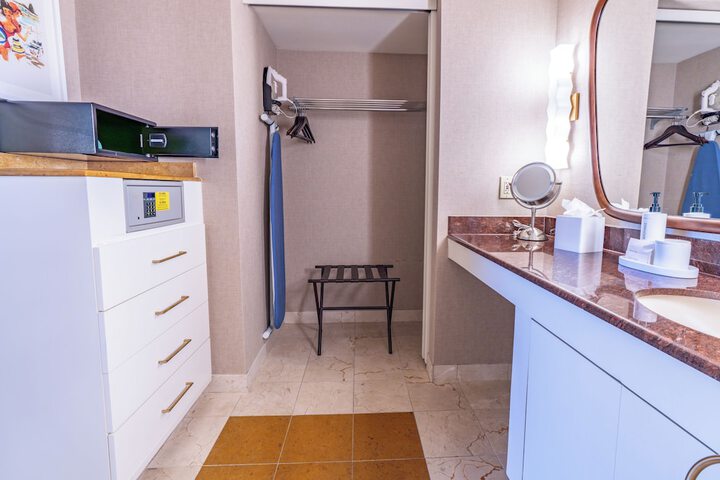 Room 50 of 71