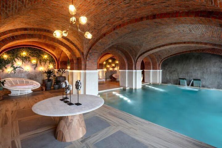 Pool 10 of 20