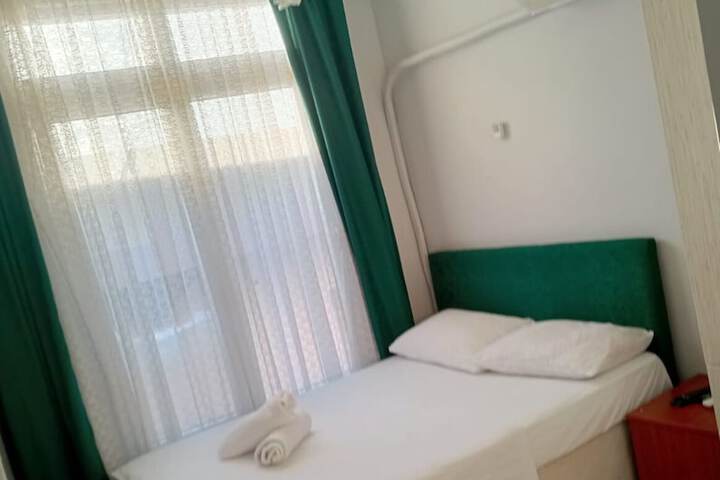 Room 16 of 27