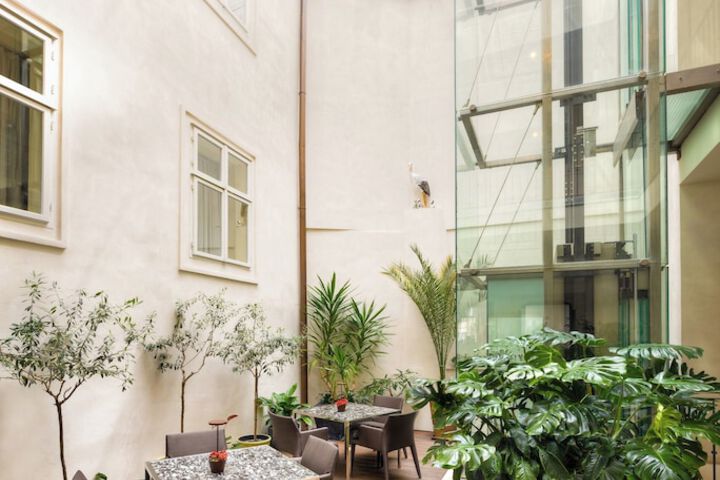 Entrance & Lobby