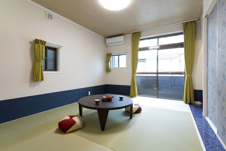 Room 14 of 27