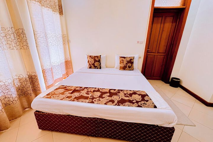Room 12 of 35