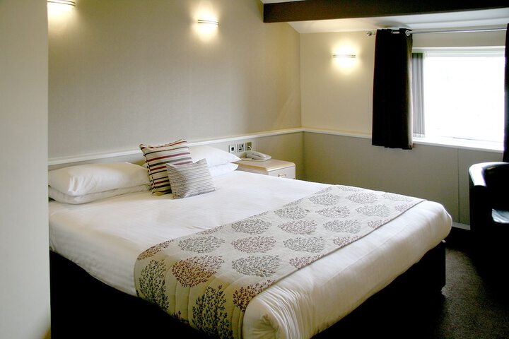 Room 17 of 43