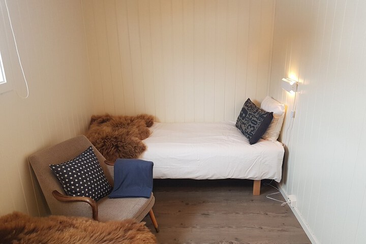 Room 3 of 53