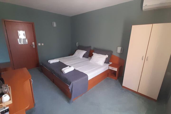 Room 21 of 52