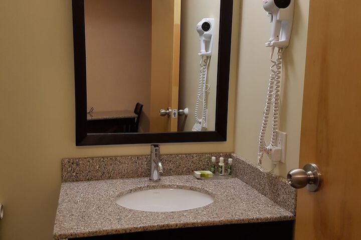 Bathroom sink