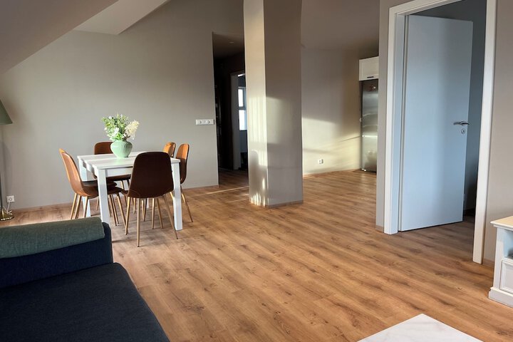 Room 10 of 29
