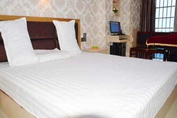 Room 2 of 5