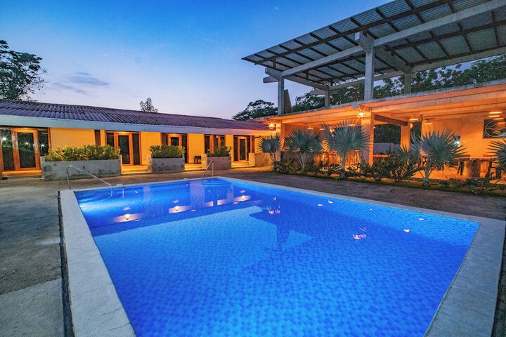 Pool 32 of 43