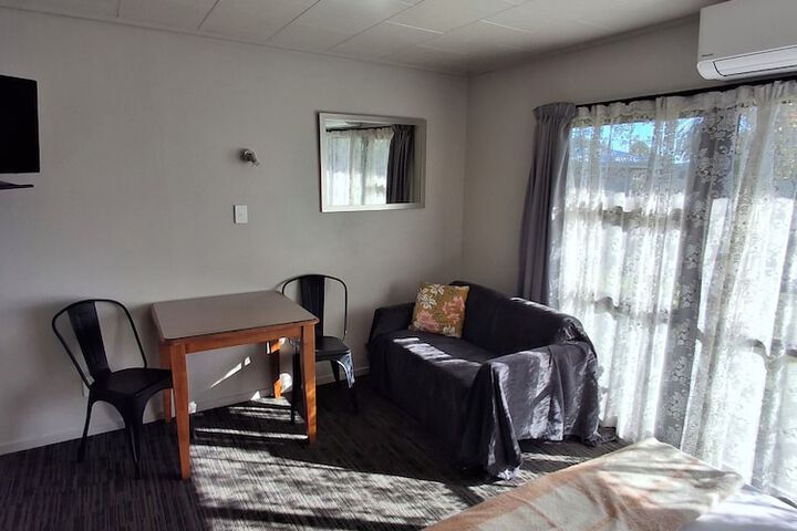 Room 10 of 13