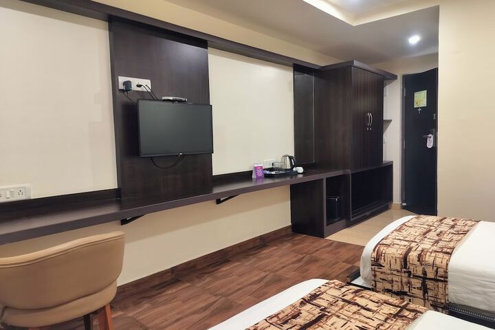 Room 7 of 11