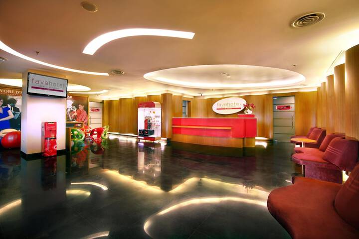 Entrance & Lobby