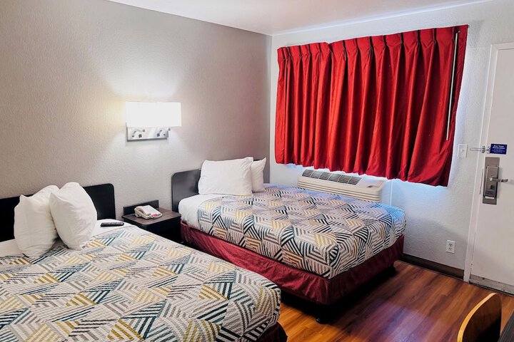Room 22 of 74