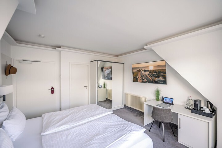 Room 43 of 130