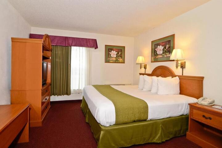 Double Accessible King Size Bed (3 of 8)