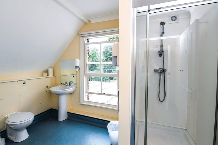 Room 8 of 27