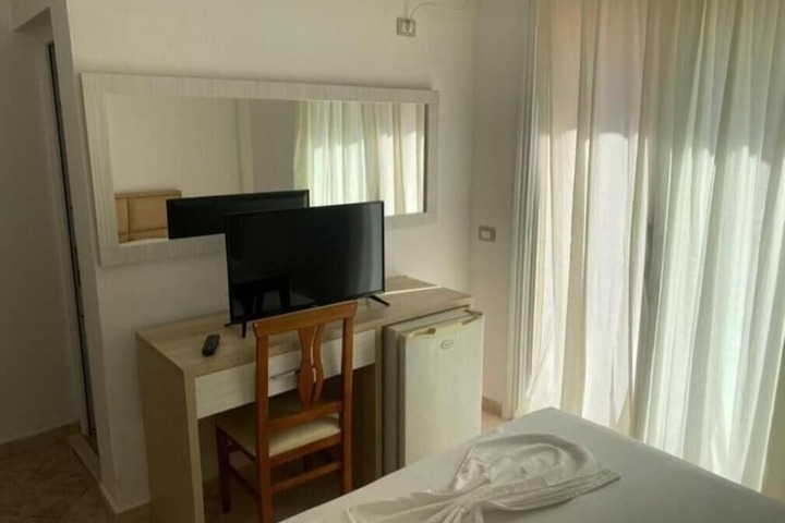 Room 3 of 18