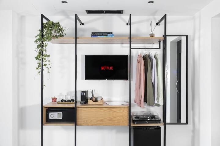 Room 13 of 100