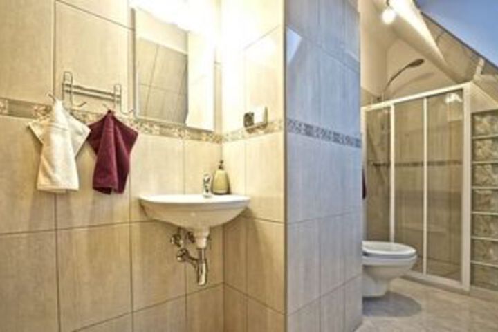 Room 2 of 19