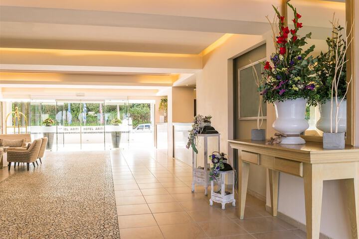 Hotel Interior 6 of 102