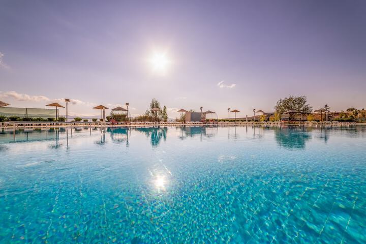 Pools & Facilities