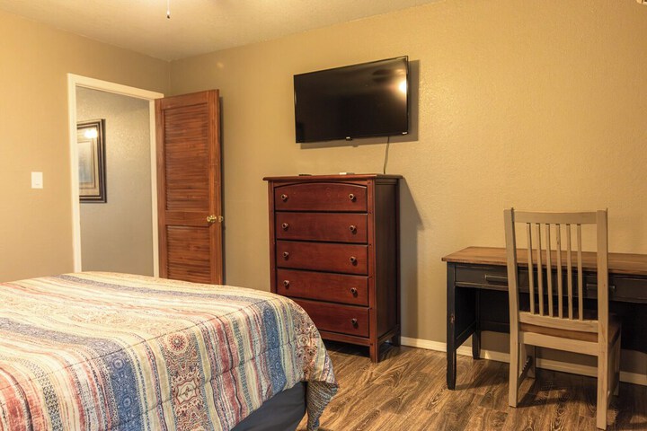 Room 301 of 917