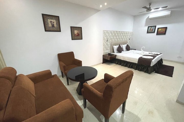 Room 11 of 29
